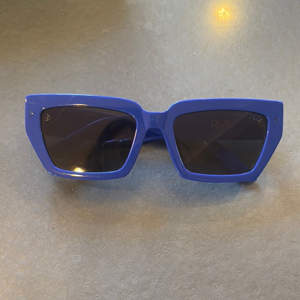 Dezi Bold Blue Sunglasses